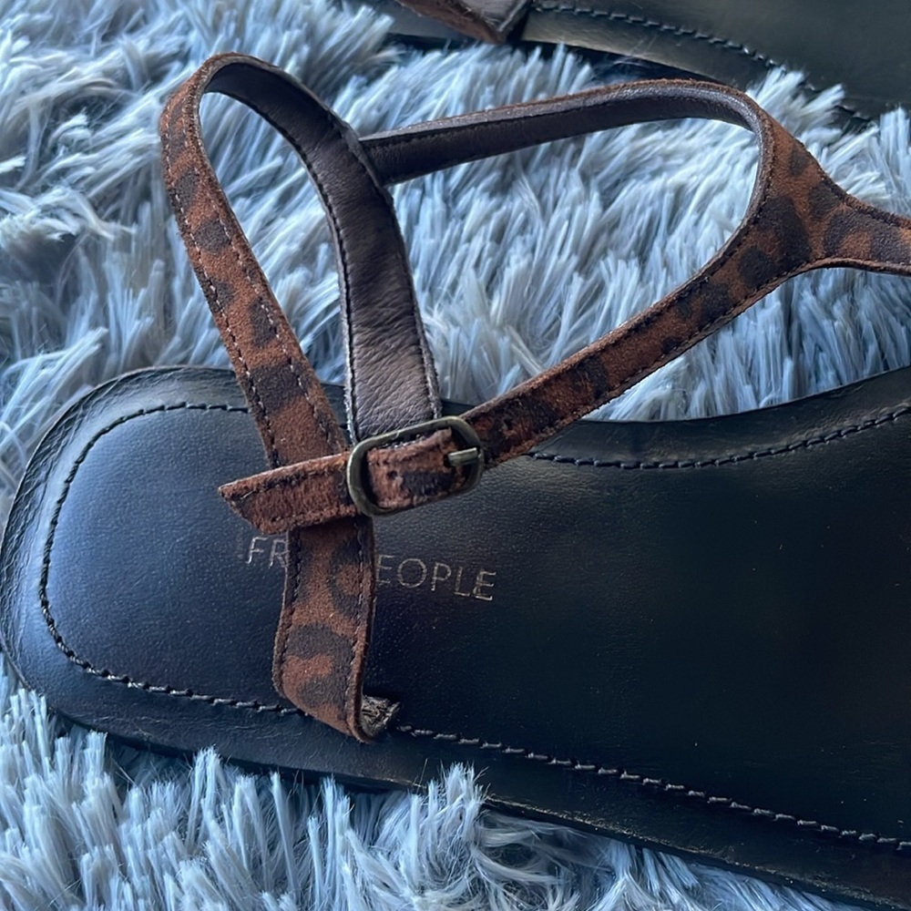 Free People ‘Alina’ Leopard Sandals - Picture 8 of 14
